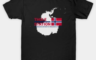 The Thing - Thule Station Badge T-Shirt - The Thing Thule Station 3